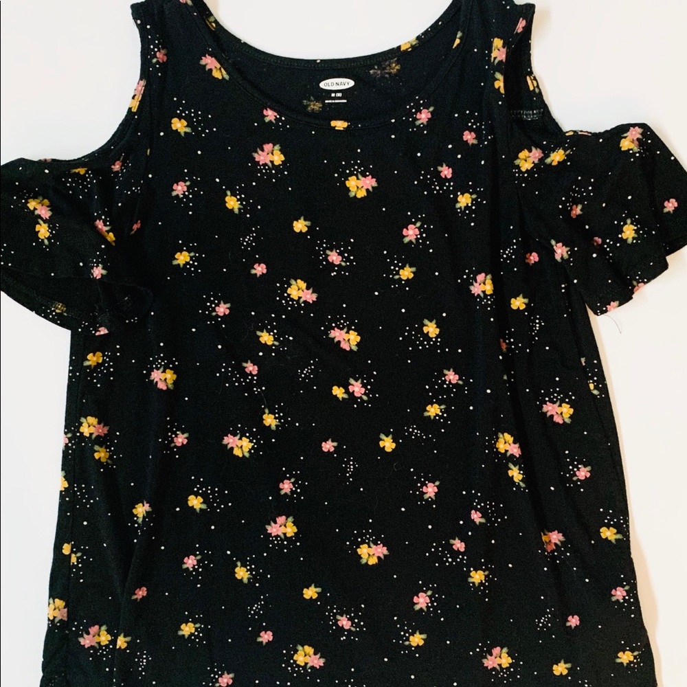 Old Navy cold shoulder t-shirt black with flowers